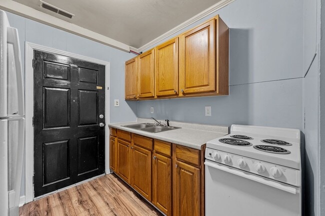 Building Photo - Welcome to Richlands Avenue!