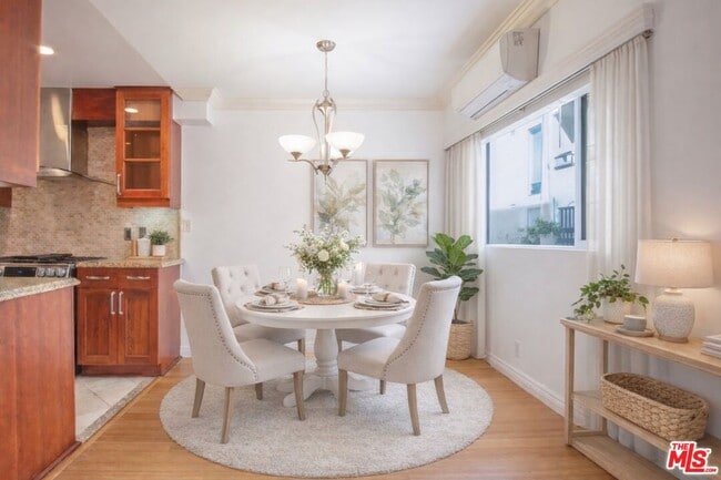 Building Photo - 1154 S Barrington Ave