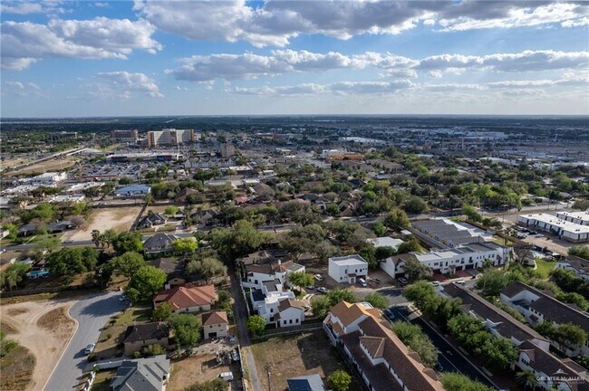 Building Photo - 24 S 5th St