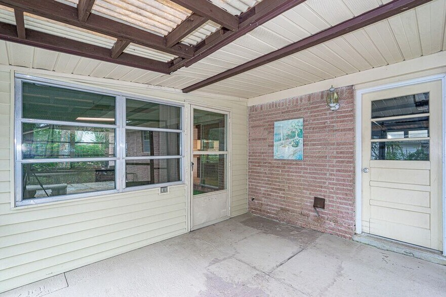 Screened Back Porch - 722 Revere Ave