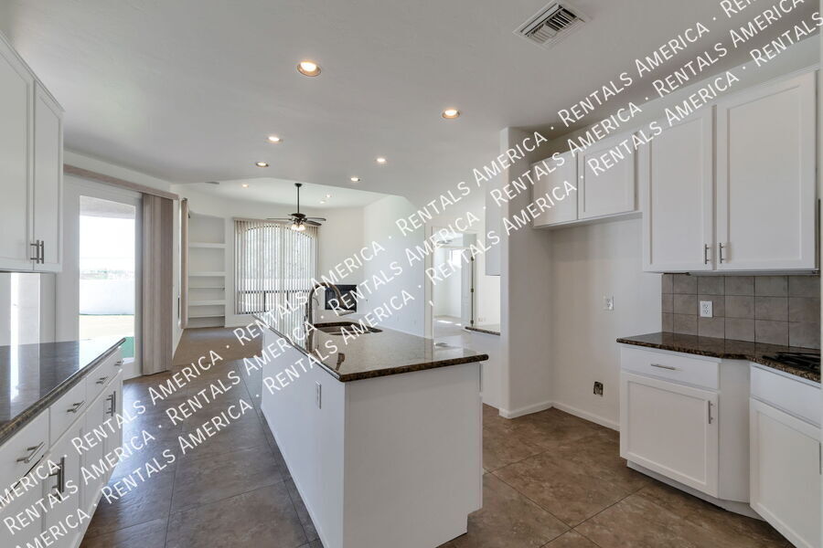Building Photo - 6445 N Silver Smith Pl