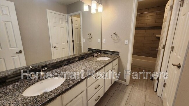 Building Photo - 3658 Claycomb Ln