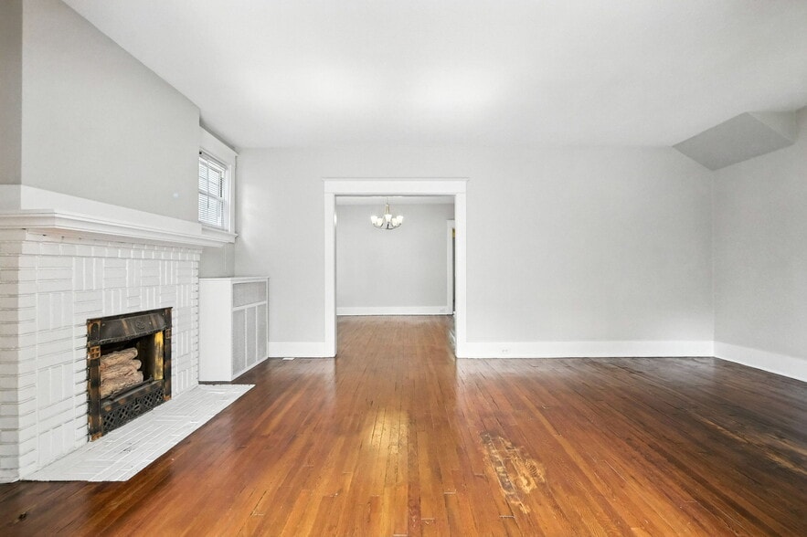 Building Photo - 1523 S Negley Ave