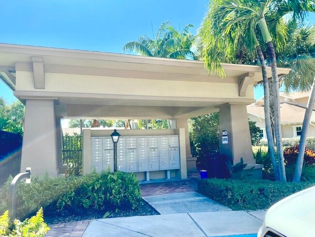 Building Photo - Luxury Townhouse West Palm Beach Gated Community two bedroom three bathrooms!