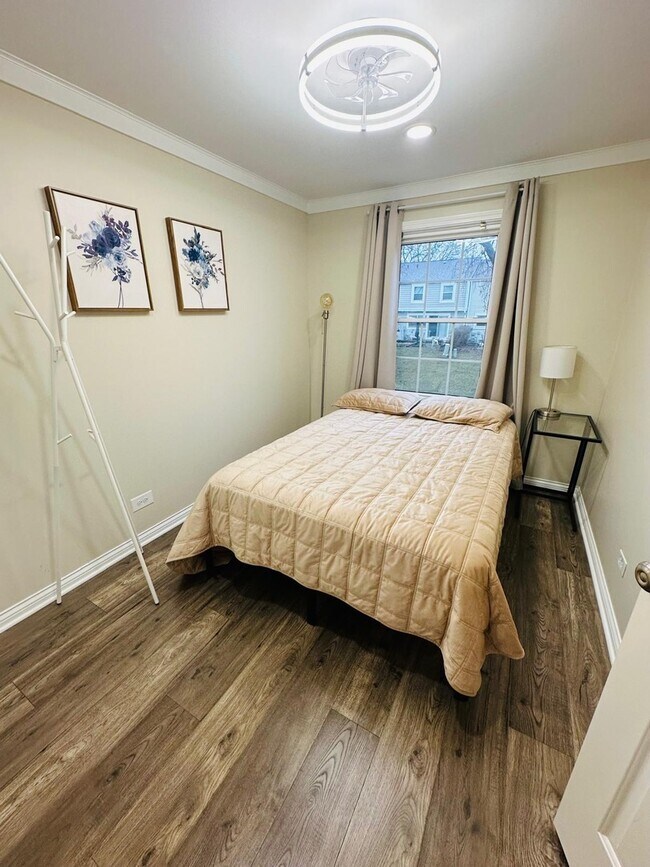 Building Photo - 2062 Danbury Pl