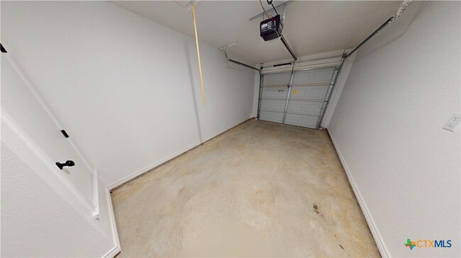 Building Photo - 905 Smoke Tree Ln