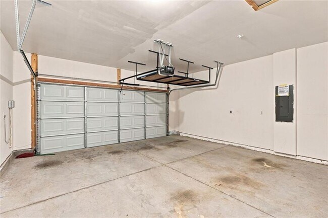 Building Photo - 406 Riverclub Rd