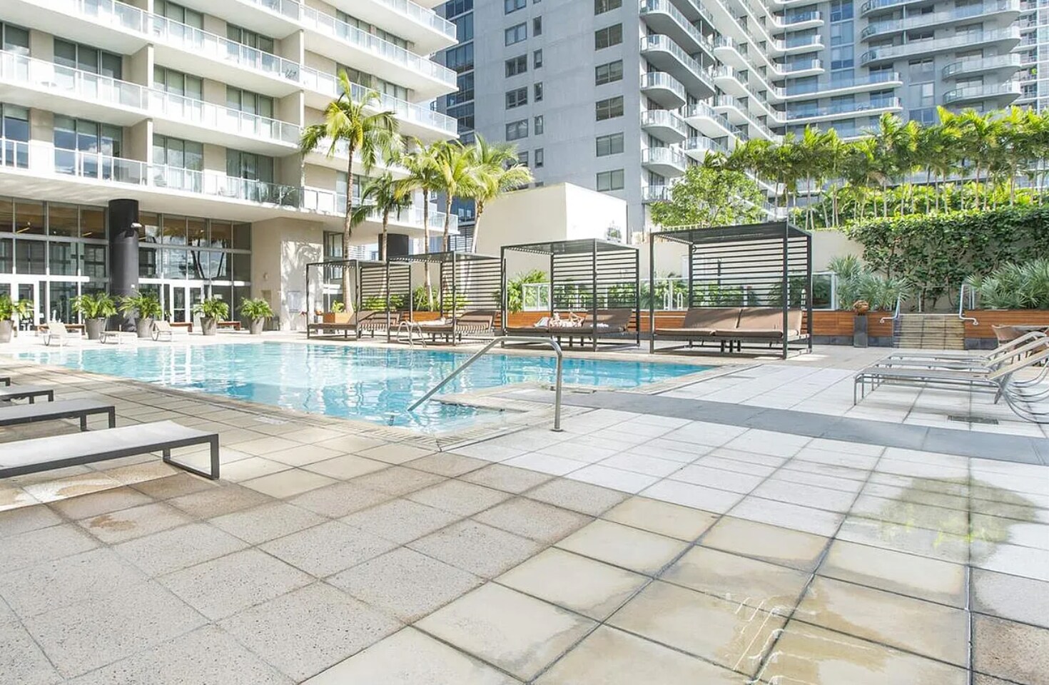 Building Photo - 3451 NE 1st Ave