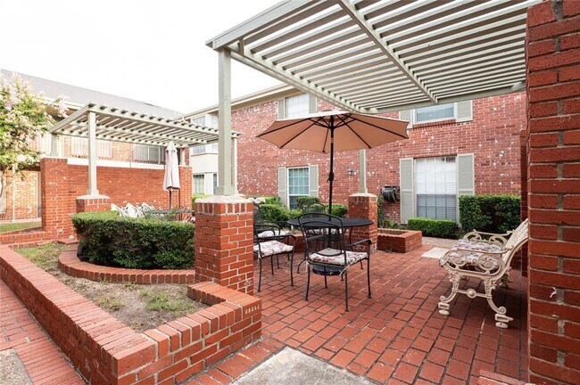 Building Photo - 7920 Rockwood Ln