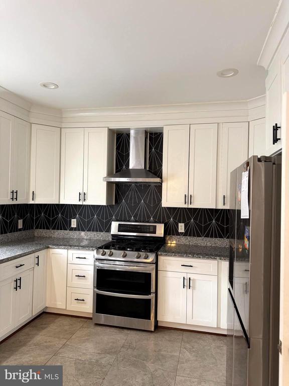 Building Photo - 13580 Den Hollow Ct