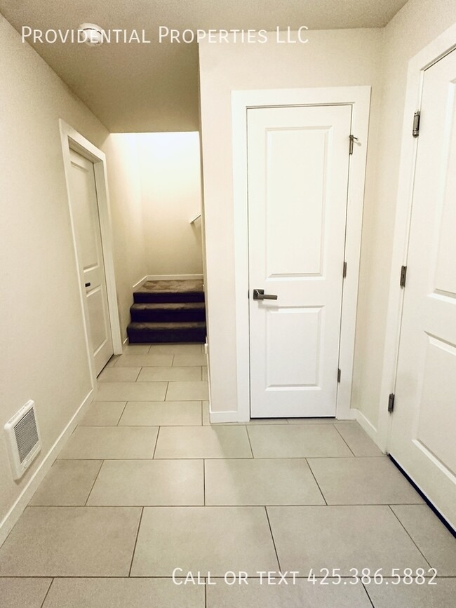 Building Photo - 12915 20th Dr W