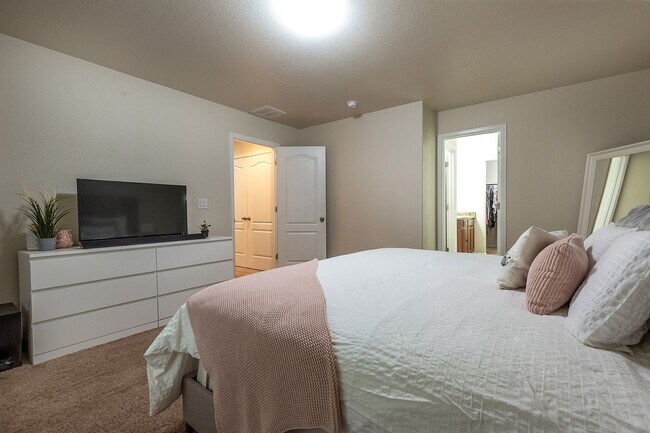 Building Photo - Single Family Home For Rent in Lorson Ranc...