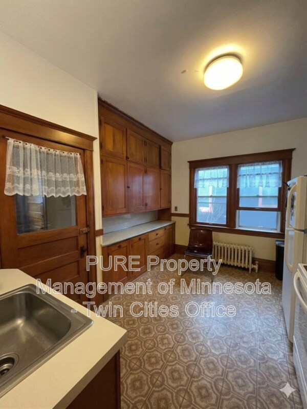 Building Photo - 3625 Park Ave