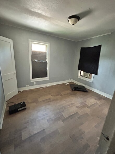 Building Photo - 2809 Avenue F