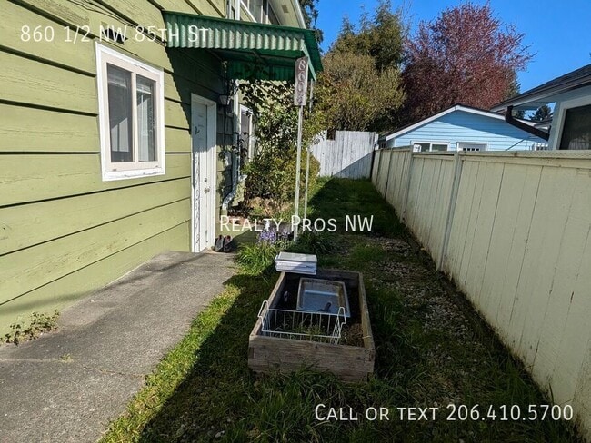 Building Photo - 860 1/2 NW 85th St-