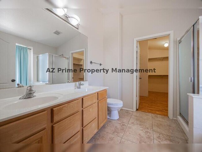 Building Photo - 16090 W Latham St