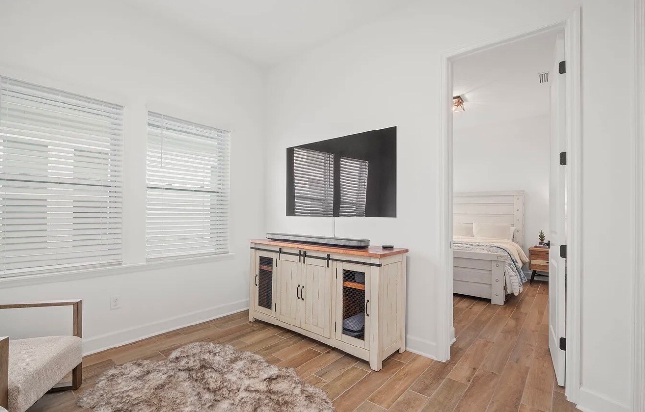 Building Photo - 11325 Hillsong Ct