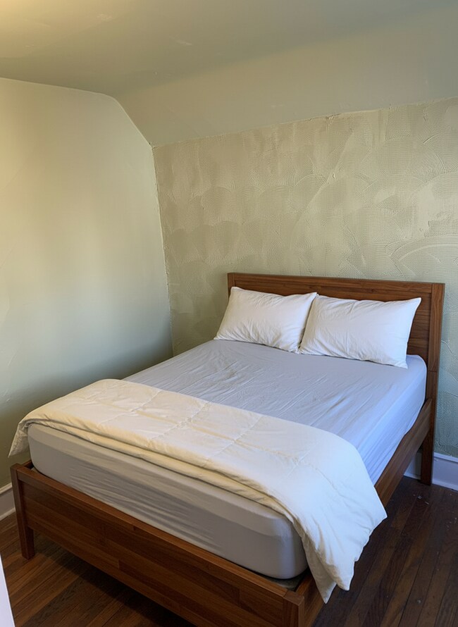 Building Photo - 7425 Harvard Ave