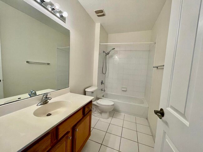 Building Photo - 609 Amador Ln