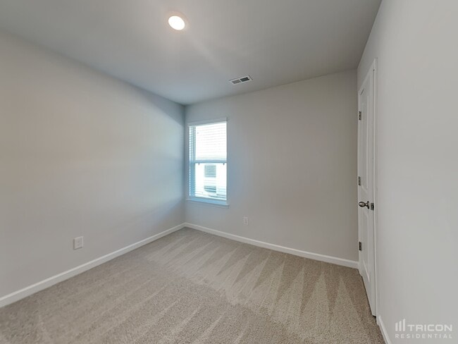 Building Photo - 123 Harvest Cir
