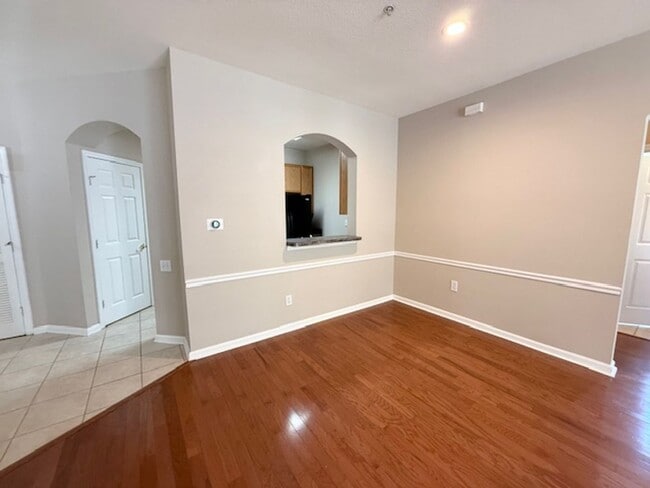 Building Photo - Ground-Level 3-Bedroom Condo in the Gated ...