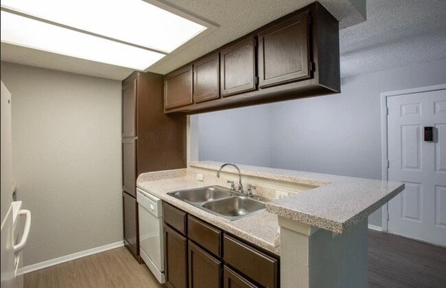 Building Photo - 4911 Menchaca Rd