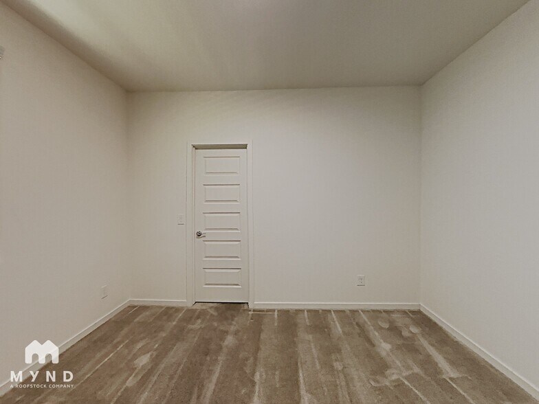Building Photo - 565 W Tallula Trail