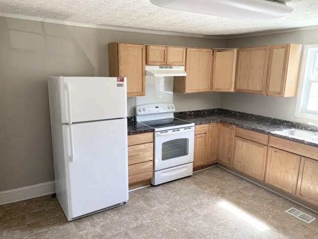 Building Photo - Stylish Downtown Retreat in the Heart of G...