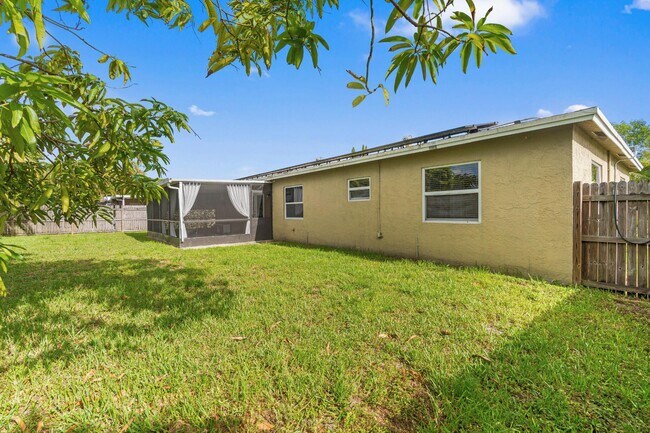 Building Photo - 4784 Alfresco St