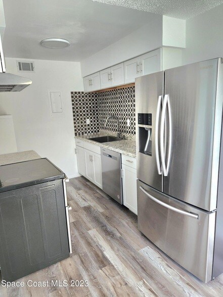 Building Photo - 1225 N Wickham Rd