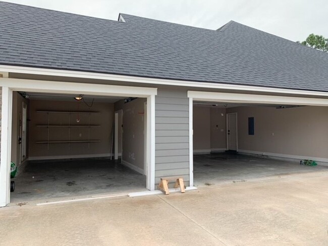 Building Photo - Beautiful home in Knights Mill S/D