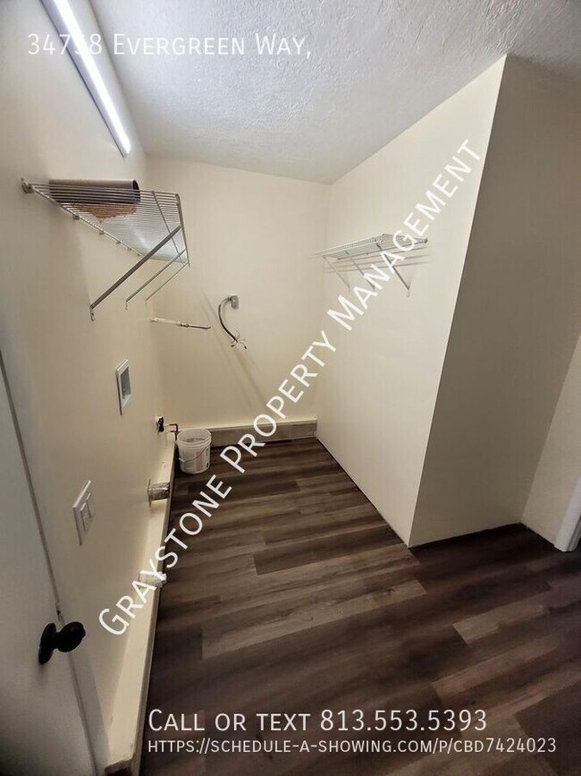 Building Photo - 34758 Evergreen Way