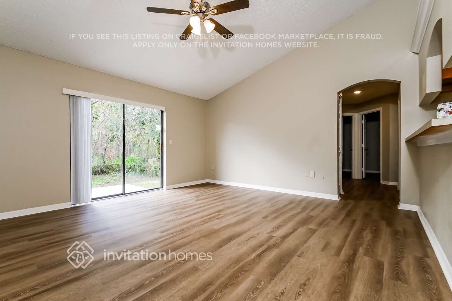 Building Photo - 2544 Parkland Dr