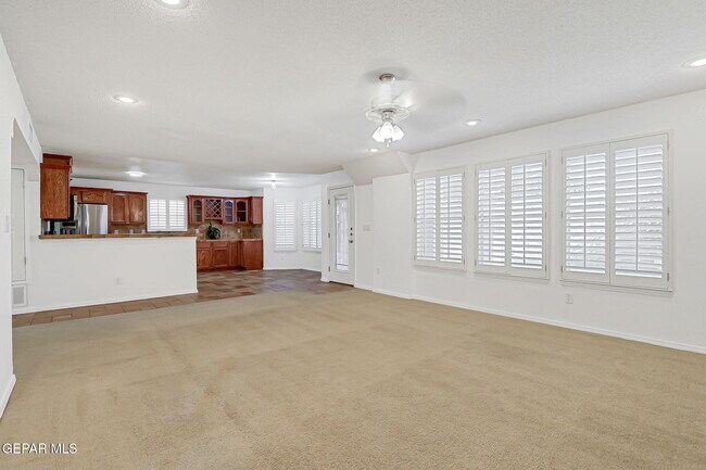 Building Photo - 3744 Tierra Isela Dr