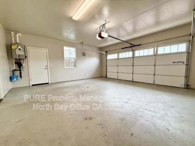 Building Photo - 1823 Pico St