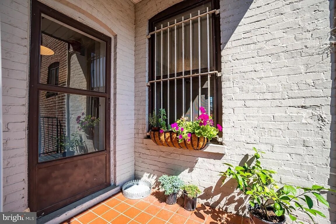 Building Photo - 3014 Dent Pl NW