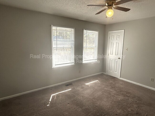 Building Photo - 1410 Kent Rd