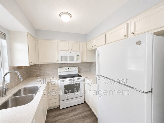 Building Photo - 4511 3rd St Cir W