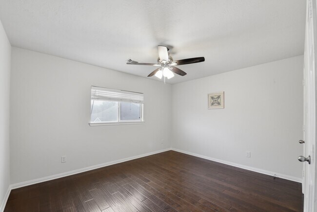 Building Photo - 7519 Chathan Glen Ln