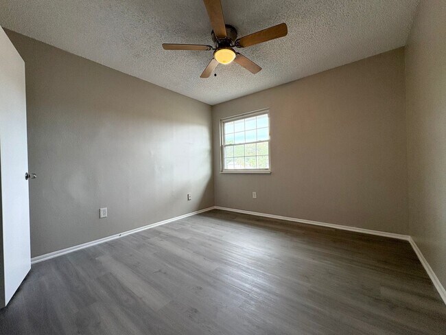 Building Photo - ~ Beautiful 3B/2.5B Lake Mary Home ~ Carpe...