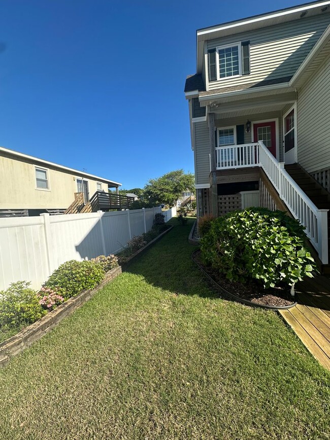 Building Photo - Long-Term Rental – Spacious 4BR/4BA Home i...
