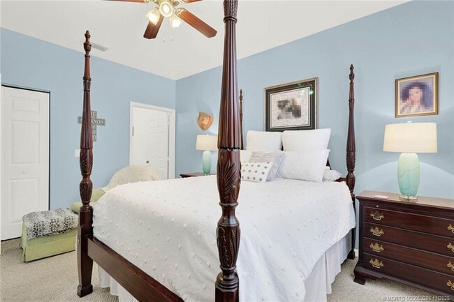 Building Photo - 301 S Compass Dr