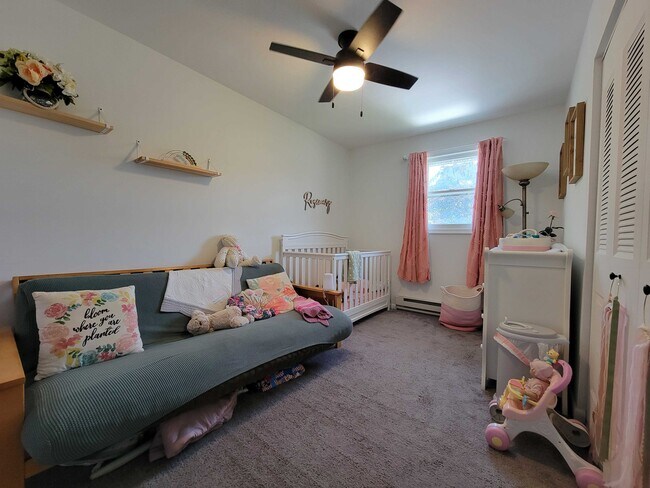 Building Photo - 350 Blue Bell Dr