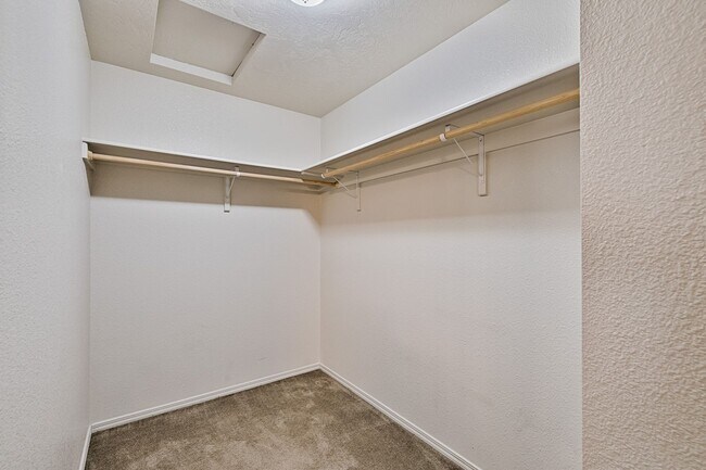 Building Photo - 1052 N Star Bright Ln