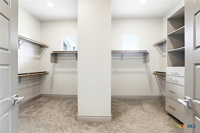 Building Photo - 2447 Wallaby Cir