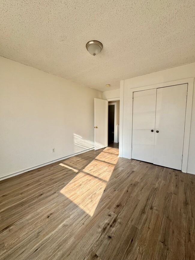 Building Photo - NOW AVAILABLE - Cozy Rental + Affordable Pricing Near Downtown San Angelo!