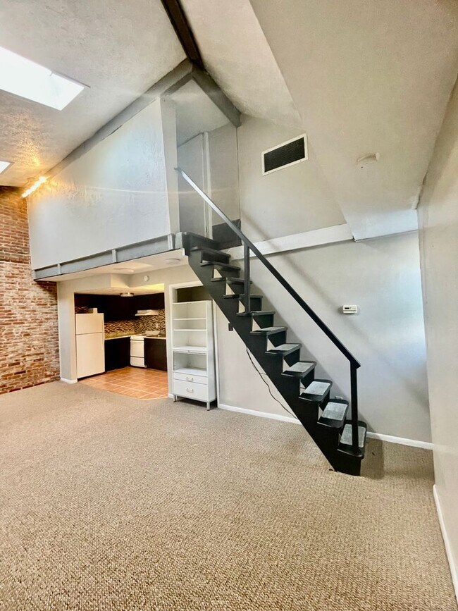 Building Photo - 332 Lehigh Avenue (Full Service)