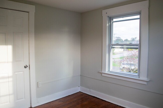 Building Photo - 25 South End Rd