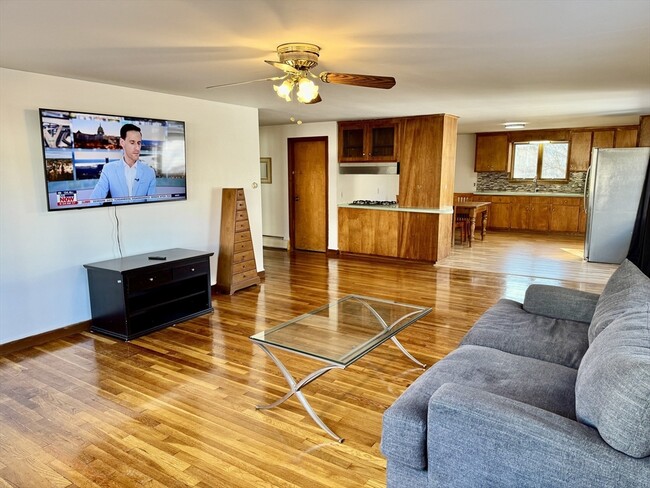 Building Photo - 156 Nichols Ave