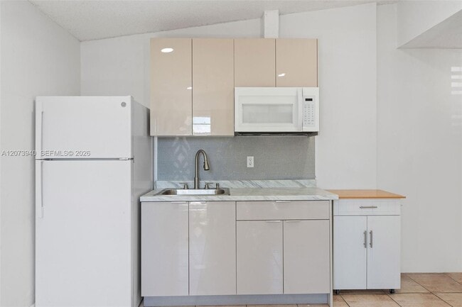 Building Photo - 11259 NW 88th Ave